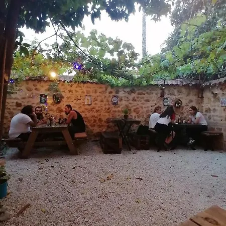 Kuyu Beergarden Vandrarhem