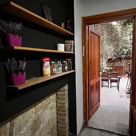 Kuyu Beergarden Vandrarhem Antalya